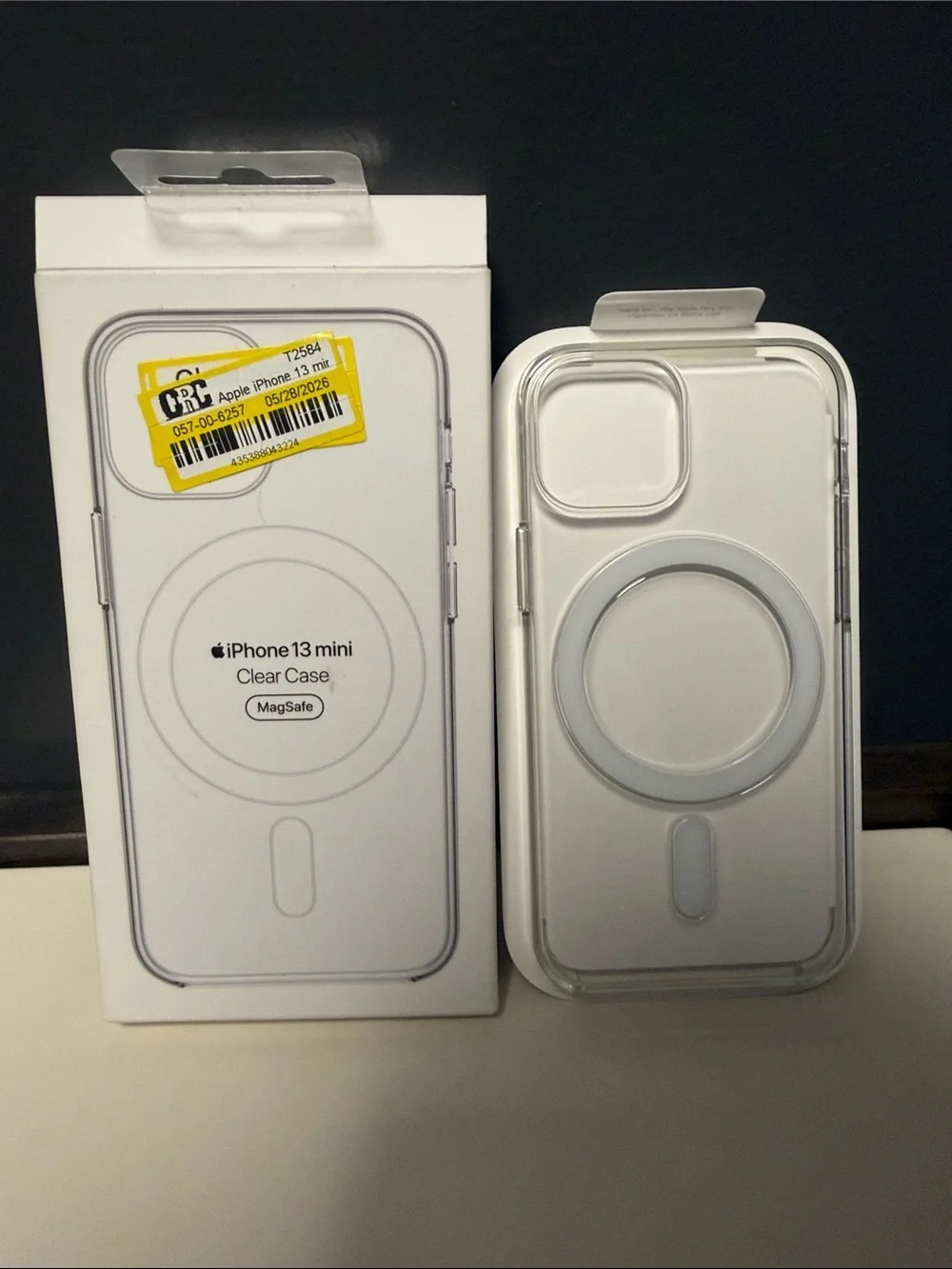 Apple Clear MagSafe iPhone 13 Imini Case with White MagSafe Ring